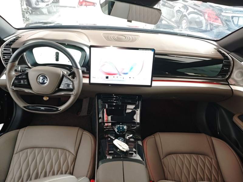Used BYD Han 2024 EV Glory Edition 506KM Front-Wheel-Drive Premium Model — 9