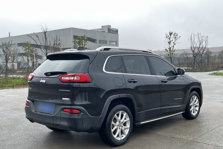 Used Jeep Cherokee 2016 2.0L Leading Edition Exterior 5