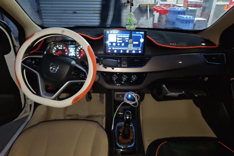 Used Baojun 310W 2017 1.5L Manual Fashion Model China V
