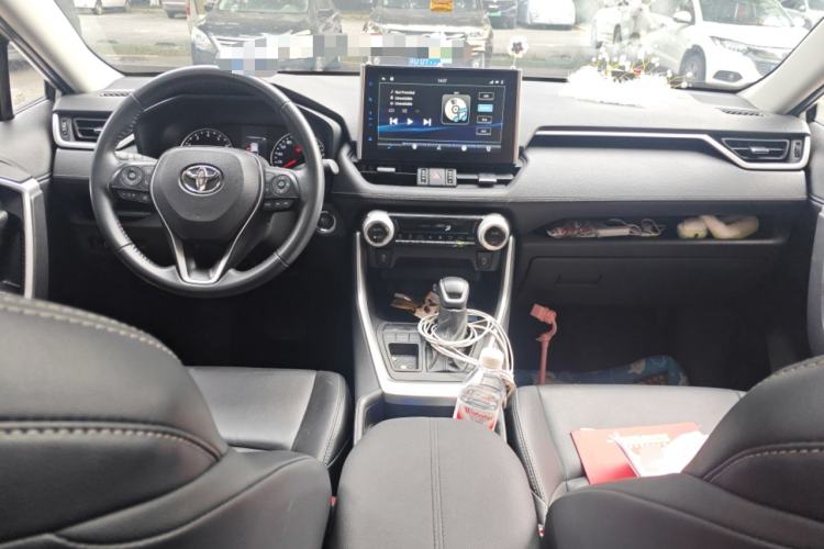 Used Toyota Wildlander 2022 2.0L CVT Two-Wheel Drive Luxury PLUS Edition Center Console