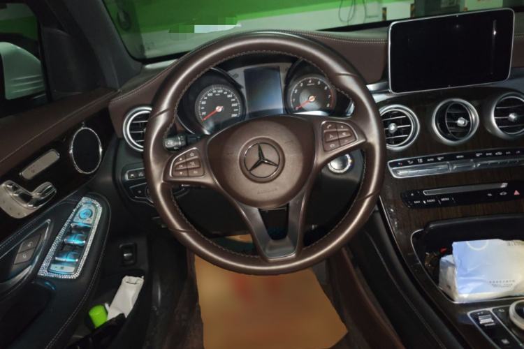 Used Mercedes-Benz GLC 2019 Facelift GLC 260 L 4MATIC Luxury Model Steering Wheel