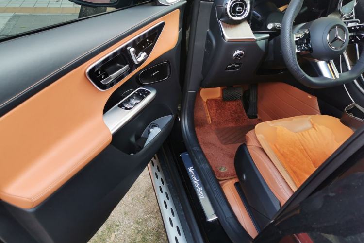 Used Mercedes-Benz GLC 2025 Refreshed GLC 300 L 4MATIC Dynamic Version 5 Seats