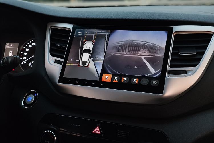 Used Hyundai Tucson 2015 1.6T Dual-Clutch Two-Wheel-Drive Smart Model Interior 4