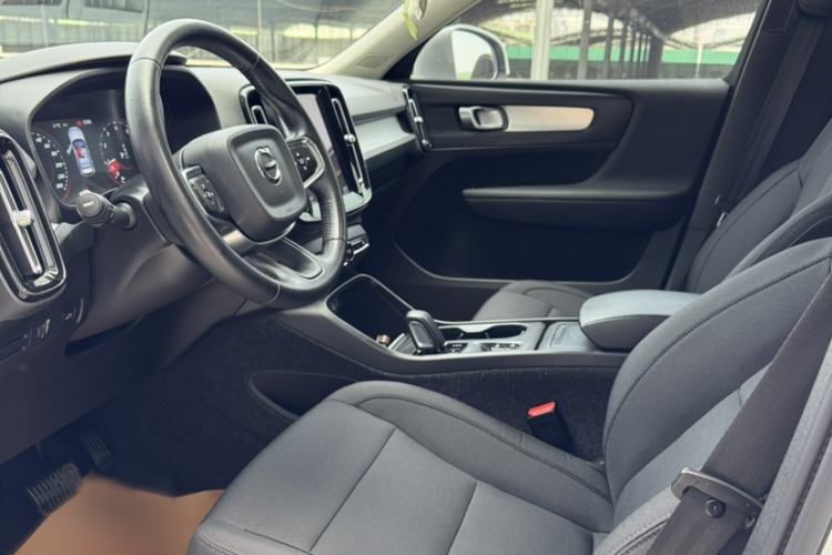 Used Volvo XC40 2021 T4 4x4 SmartDrive Fashion Edition Interior 4