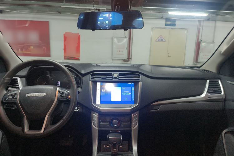 Used SAIC MAXUS T70 2021 2.0T Diesel Automatic Two-Wheel Drive Elite Version with Long Bed and High Ground Clearance