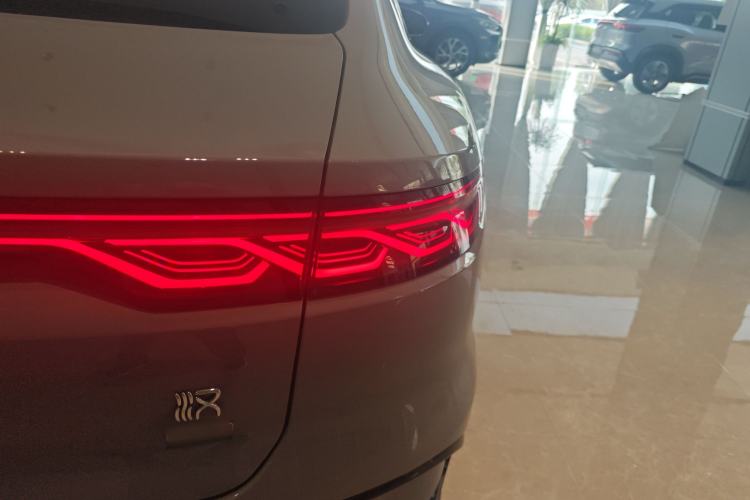 Used BYD Han 2025 DM-i Intelligent Driving Edition 125KM LiDAR Flagship Model Right Rear Taillight