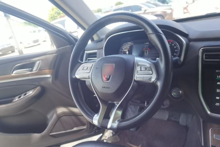 Used Roewe RX8 2019 30T Smart Connectivity Two-Wheel Drive Supreme Flagship Edition
