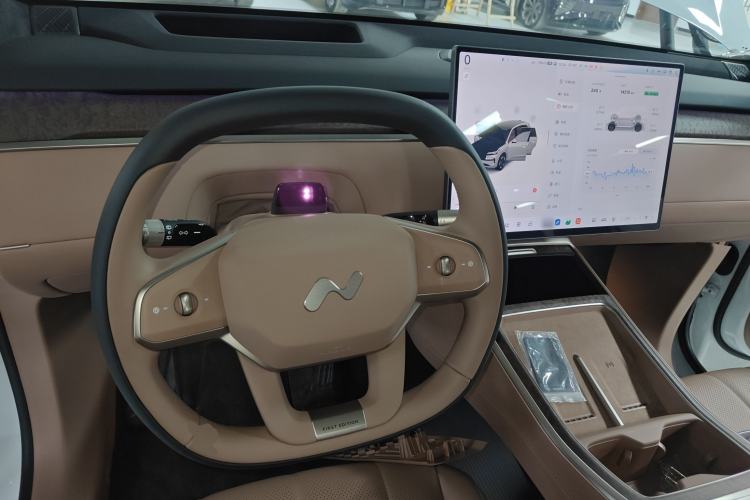 Used ONVO Luxeed L90 2025 Model—Pro Six-Seater Version