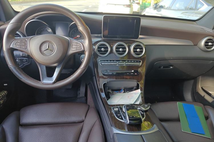 Used Mercedes-Benz GLC 2018 GLC 260 4MATIC Luxury Model
