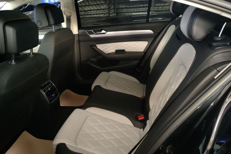 Used Volkswagen Magotan 2023 2 Million Units Commemorative Edition 330TSI DSG Luxury Version
