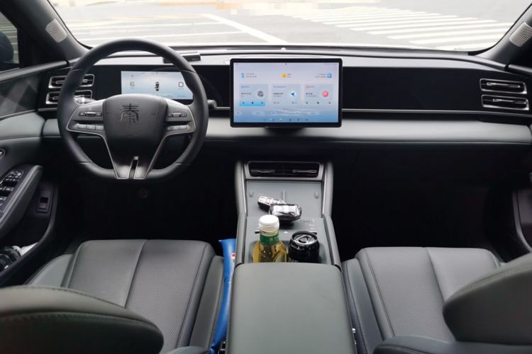 Used BYD Qin L 2024 DM-i 80KM Beyond Model Center Console