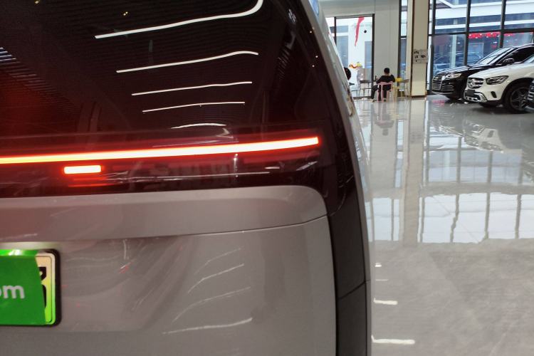 Used Li Auto MEGA 2024 Ultra Model
