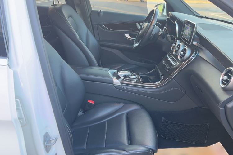 Used Mercedes-Benz GLC 2019 GLC 260 L 4MATIC Dynamic Model
