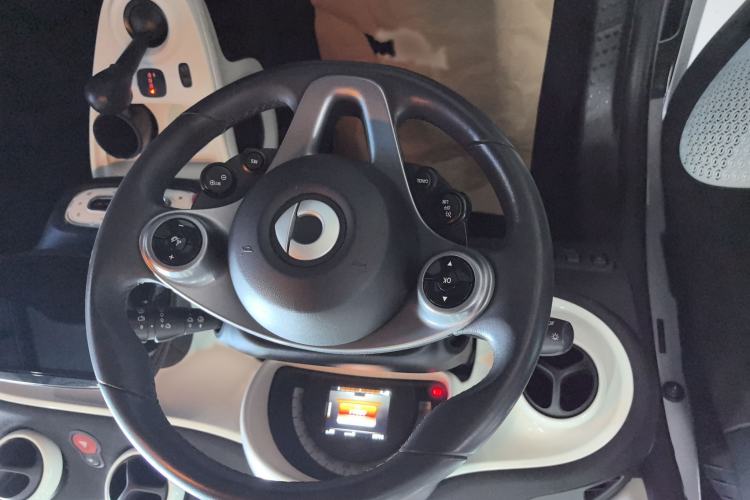 Used smart fortwo 2015 1.0L 52 kW Hardtop Passion Edition