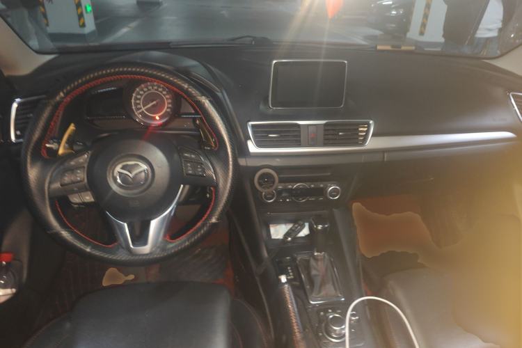 Used Mazda Mazda 3 Axela 2014 Sedan 2.0L Automatic Sport Model
