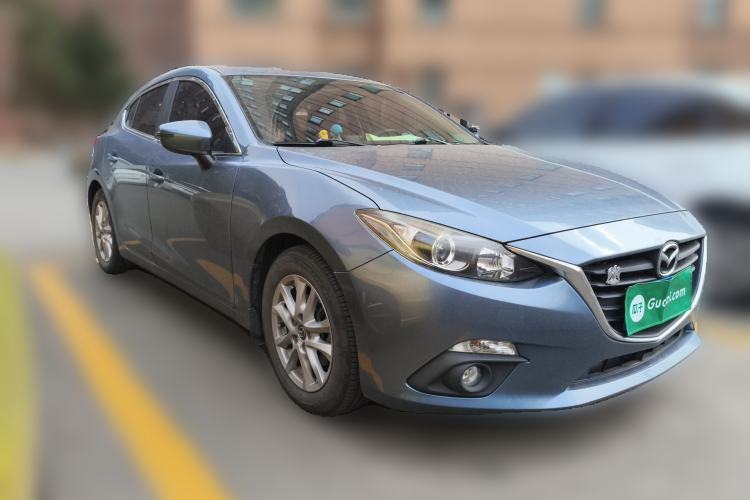 Used Mazda 3 Axela 2016 Hatchback 1.5L Automatic Luxury Model
