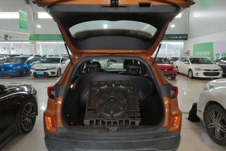 Used Honda XR-V 2015 1.8L VTi CVT Luxury Edition Trunk