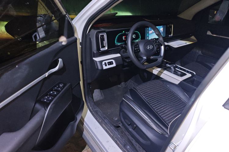 Used Hyundai ix35 2023 Musso 2.0L Deluxe Edition DLX Driver Seat