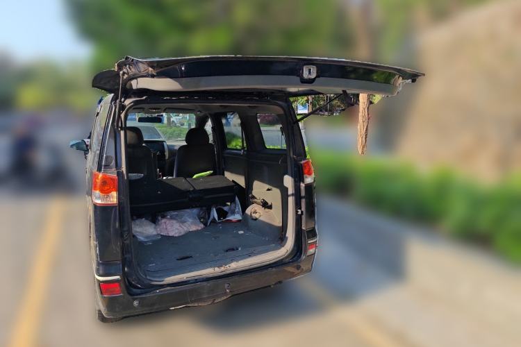 Used Dongfeng Shuaike 2011 1.6L Manual Luxury 7-Seater
