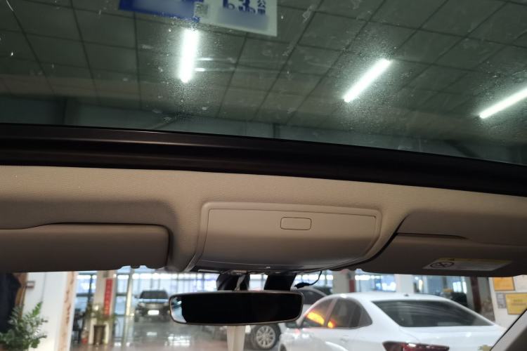 Used Volkswagen Tiguan L 2017 330TSI Automatic Two-Wheel Drive Luxury Edition
