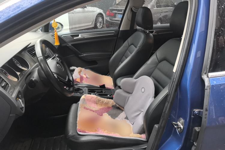 Used Volkswagen Golf 2014 1.4TSI Automatic Luxury Model Left Front Seat