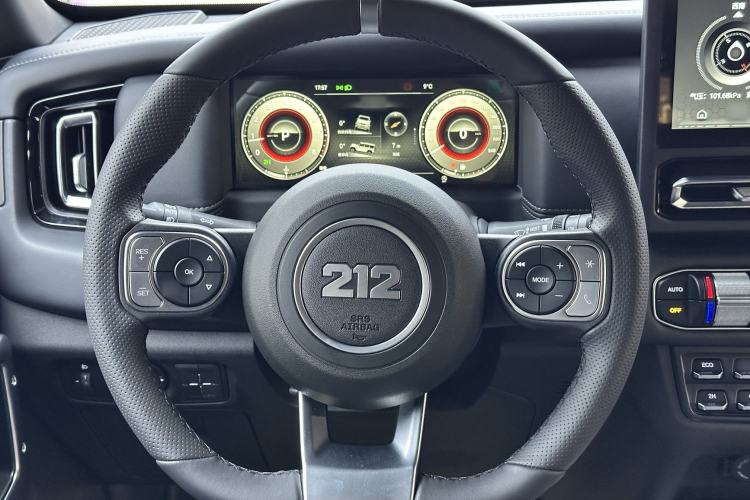 Used 212 T01 2024 2.0T Mechanic
