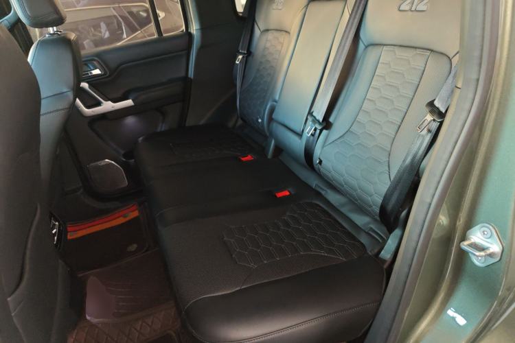 Used 212 T01 2024 2.0T Mechanic
