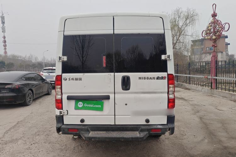 Used Dongfeng Yufeng 2021 2.3T Power King Front-Drive Logistics Van Long Wheelbase Mid-Roof 6–9 Seats China VI Standard M9T
