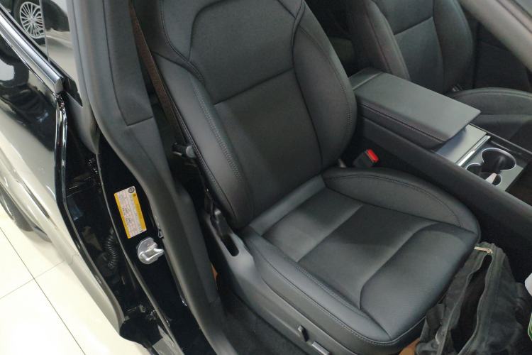 Used Tesla Model Y 2026 Rear-Drive Model
