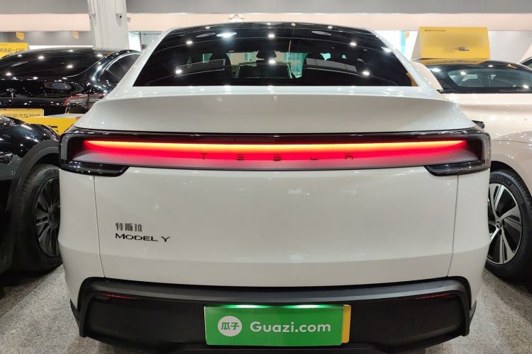 Used Tesla Model Y 2025 Rear-Wheel-Drive Version Rear