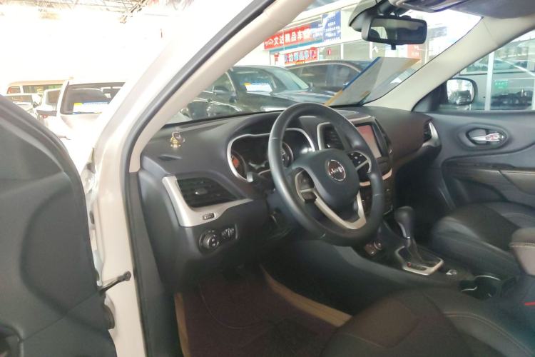 Used Jeep Cherokee 2016 2.4L Leading Smart Version Driver Seat