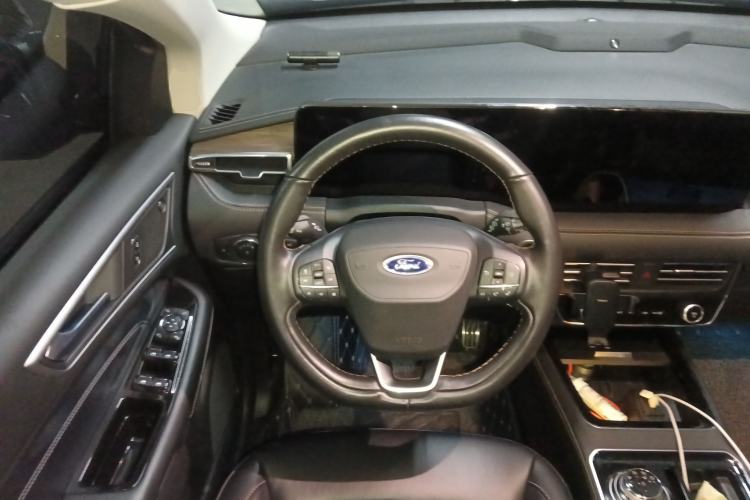 Used Ford Edge 2021 PLUS EcoBoost 245 Two-Wheel-Drive Titanium 7-Seater
