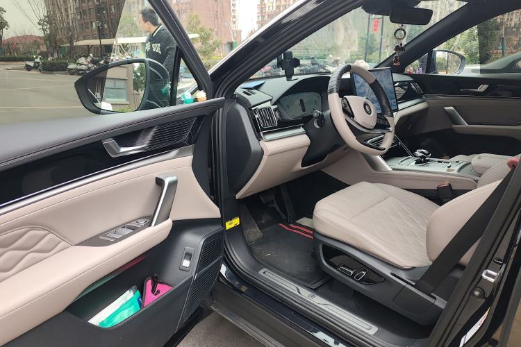 Used BYD Tang New Energy 2024 DM-i Glory Edition 112KM Prestige Model