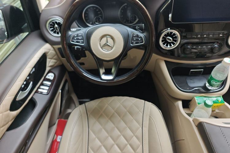 Used Mercedes-Benz Vito 2020 2.0T Elite Version 7 Seats Steering Wheel