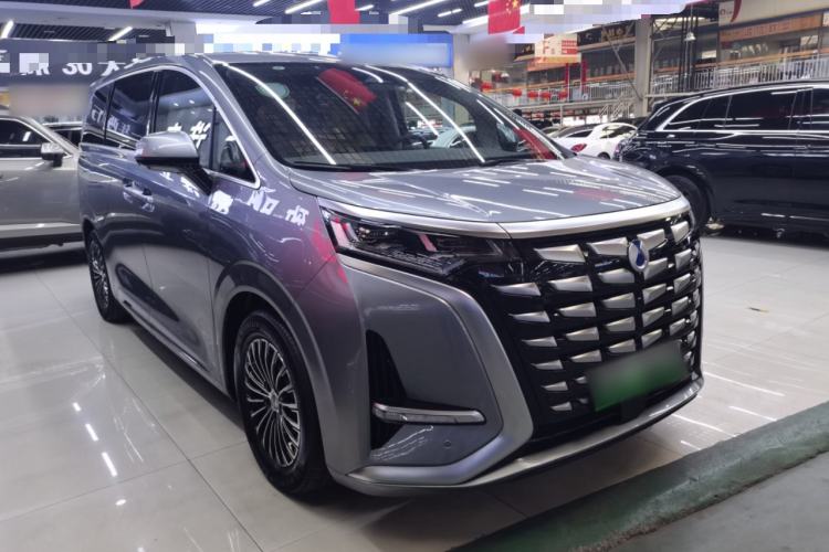 Used Denza D9 2022 DM-i 1040 Prestige Model