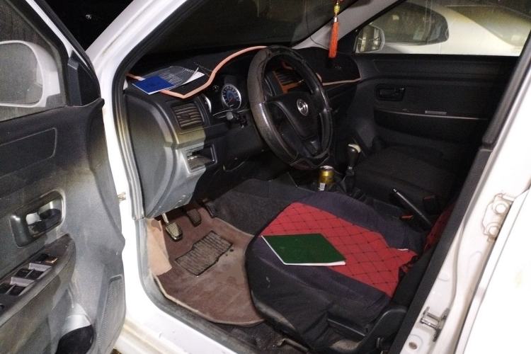 Used Dongfeng Fengon 330 
