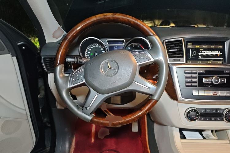 Used Mercedes-Benz M-Class 2012 ML 350 Luxury Edition
