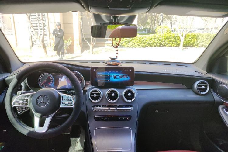 Used Mercedes-Benz GLC Coupe 2021 GLC 300 4MATIC Coupe SUV Center Console