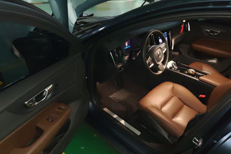 Used Volvo S60 2025 B4 Zhiyi Luxury Edition