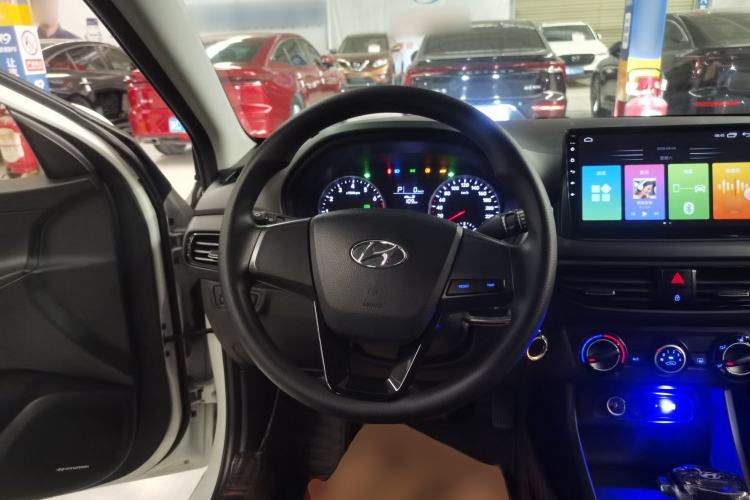 Used Hyundai Celesta 2020 1.6L Automatic GL Enjoyable Edition Steering Wheel