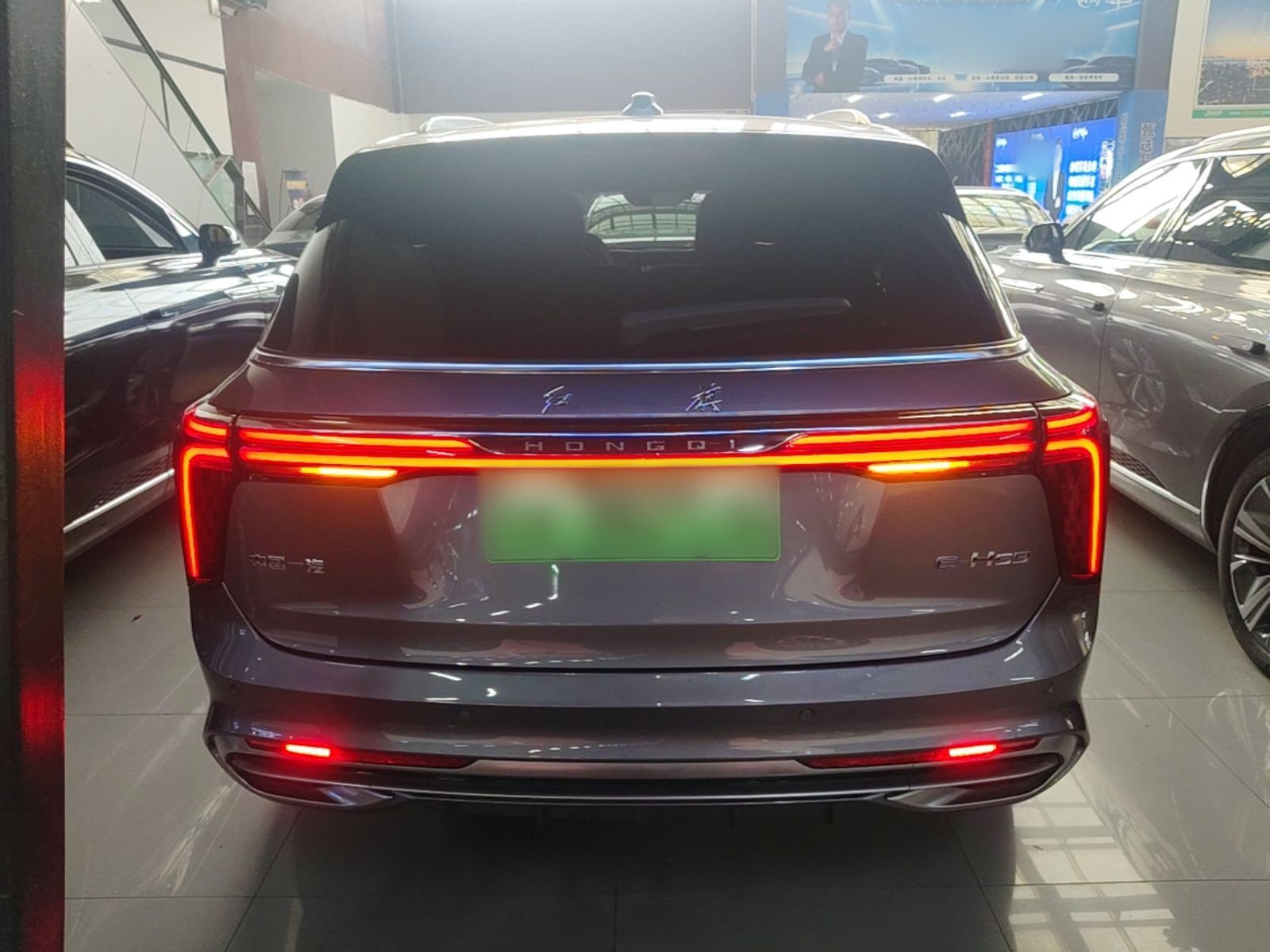 Hongqi E-HS9 2022 690 km Range Flagship Edition Six Seats — снимка 5