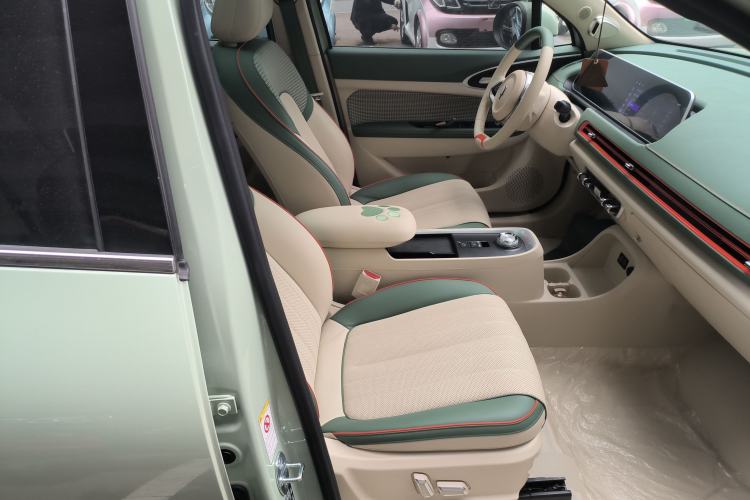 Used ORA Good Cat 2022 Morandi Edition 400km Standard Range Premium Version Lithium-Ion Battery
