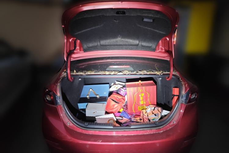 Used Mazda 3 Axela 2016 Sedan 1.5L Automatic Luxury Model