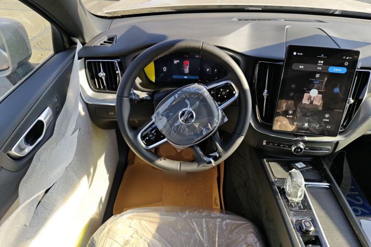 Used Volvo XC60 2026 B5 4x4 Smart Luxury Edition
