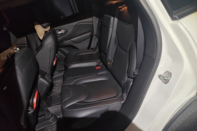 Used Jeep Cherokee 2017 2.0L Superior Edition