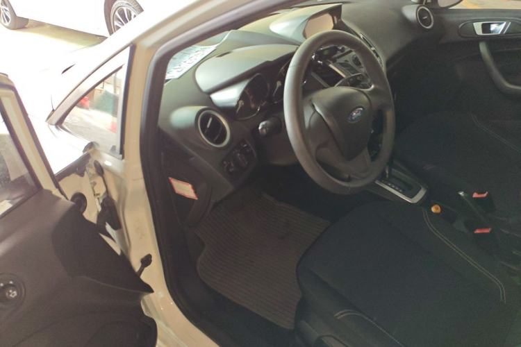 Used Ford Fiesta 2013 Hatchback 1.5L Automatic Fashion Edition Driver Seat