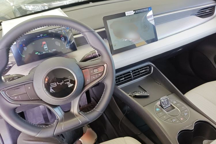 Used BYD Seal 05 DM-i 2025 DM-i Smart Drive 55KM Luxury Model Center Console