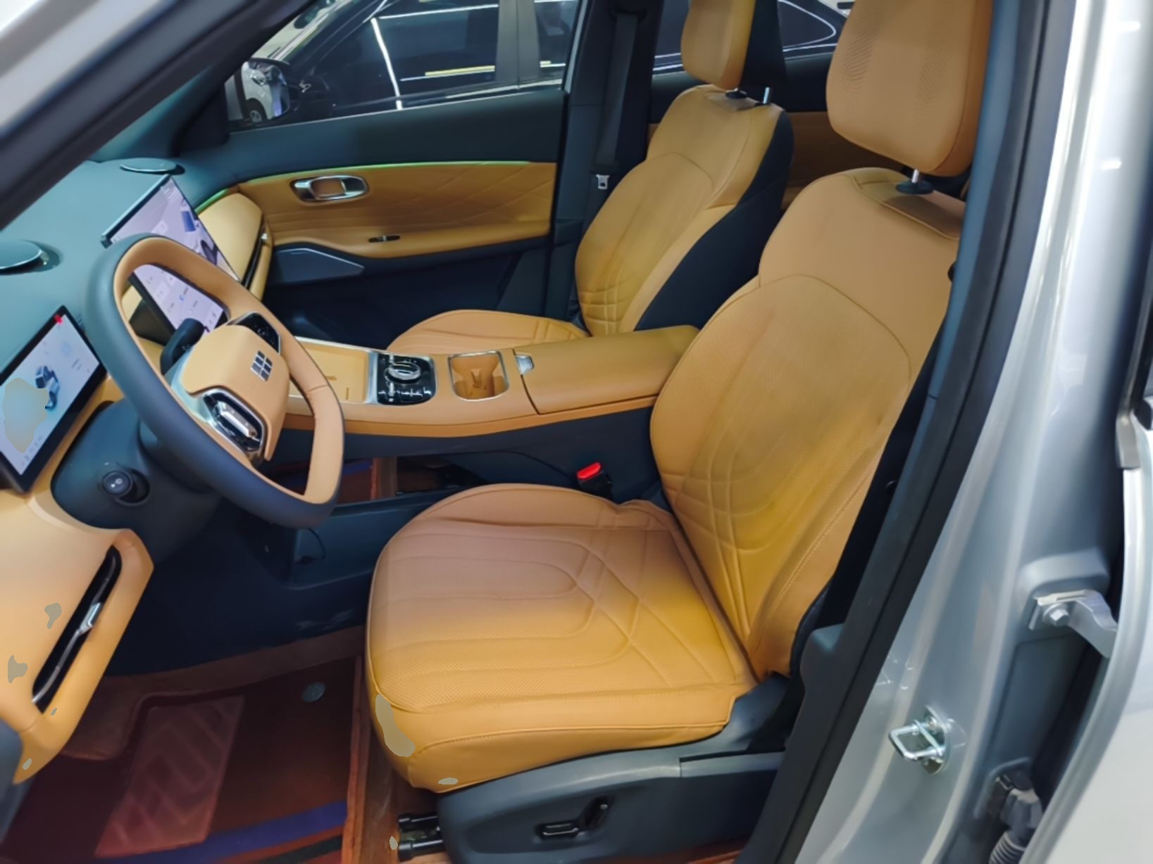 Geely Galaxy Xingjian 7 EM-i 2025 120km Navigator Edition — снимка 17