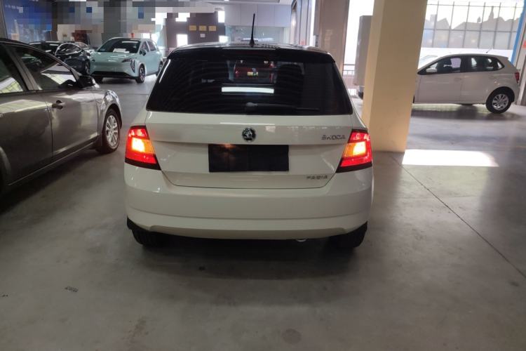 Used Skoda Fabia 2015 1.4L Automatic Front-Drive Model