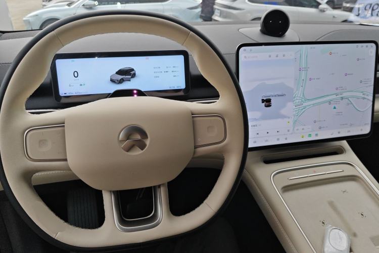 Used Nio ES6 2025 100 kWh Center Console